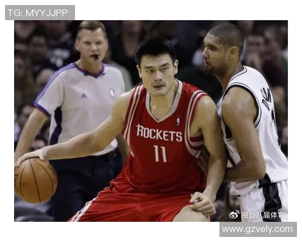 姚明的传奇之路:从篮球场到钢铁巨人的崛起与辉煌 姚明的传奇之路:从篮球场到钢铁巨人的崛起与辉煌