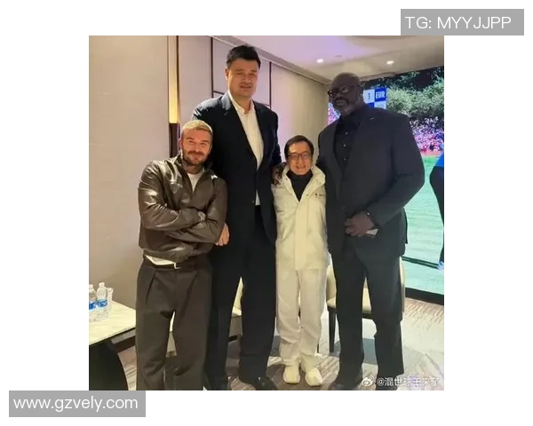 姚明亲临掘金主场观赛与球迷互动展现篮球热情 姚明亲临掘金主场观赛与球迷互动展现篮球热情