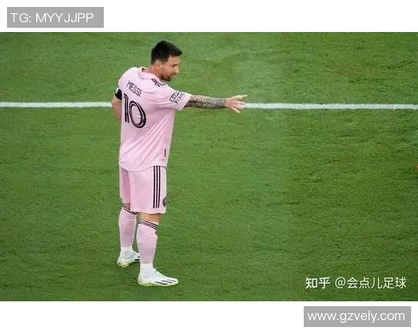 足球明星手势图片展示他们的激情与风采引领球迷热情的瞬间